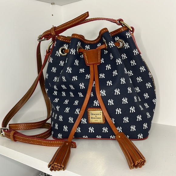Dooney & Bourke
New York Yankees Kendall Crossbody - Picture 2 of 7